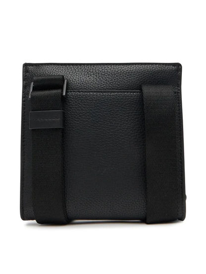 Calvin Klein borsa a tracolla Flatpack in ecopelle martellata nero