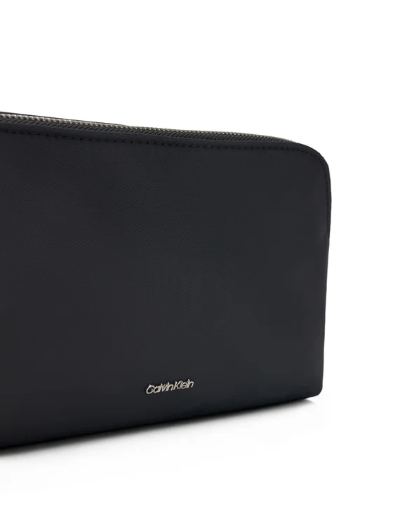 Calvin Klein pochette in tessuto con zip nero